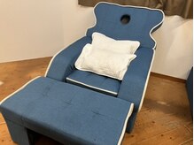 金指足ツボマッサージの雰囲気（足ツボ専門ソファー）