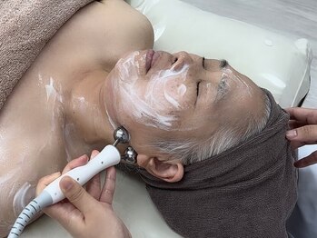 ヒールパーム(Heal Palm)の写真/【その“むくみ顔”、スッキリ小顔に大変身！回数を重ねるごとにスッキリフェイスに☆】