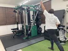 全身を鍛えられるトレーニングマシン。女性の方も使いやすい♪