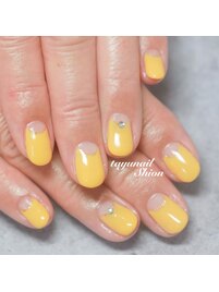 イエローフレンチネイル