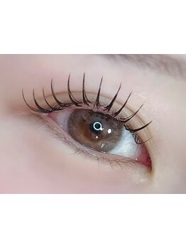 ナチュラル上品な目元にしたい