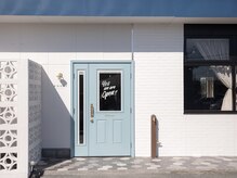 ビーモア(B.MORE)/サロン【入り口】