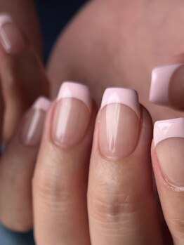 燦 san.【4/3 NEW OPEN(予定)】の写真/王道なフレンチネイル☆シンプル系で洗練された指先を叶える、美フォルムな大人可愛いオフィスネイル!