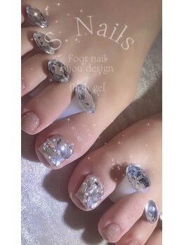 S. Nails【フィルイン/長さだし/マグネット/ニュアンス/フット/ハンドケア】/ビジュー埋め尽くし
