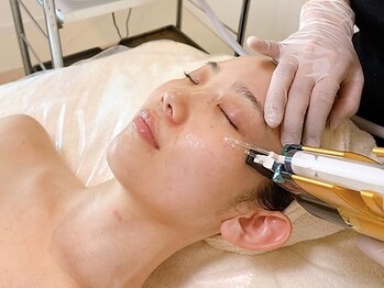 ブリス(Bliss)の写真/ただのヒト幹細胞では追いつかない大人肌に－40度凍結乾燥ヒト幹細胞培養液を高速導入し潤い溢れる水光肌へ