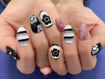 ネイルサロン ブルーム(BLOOM)/モノトーンフラワー752