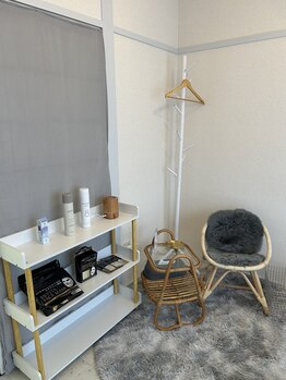 献晃 アンド サロンココ(salon coco)/salon coco.内観