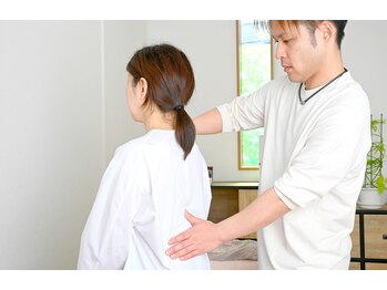 仙台整体タマハガネの写真/一つの歪みを全身から整える！原因を取り除くための全身調整アプローチ【背骨/骨盤/肩/足/頭蓋】