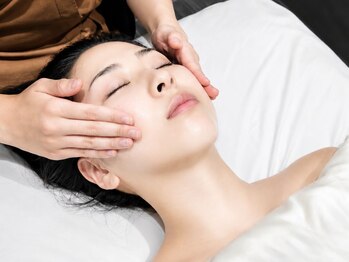サロン ド メディチ(SALON DE MEDICI)の写真/有楽町5分【エリア希少】お肌のサイクルを整えるお手伝いをプロが徹底サポート!保湿もハリツヤもケア◎