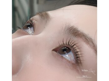 ホワイト ルシェ(WHITE×luce)/きゅるっとしたお目元へ