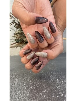 プルメリアドット(Plumeria.)/秋マグネットネイル