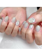 リッシュ トロワ(RICHE trois)/推しネイル♪ロゴデザイン