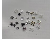 流行りのパーツやシールもたくさん♪