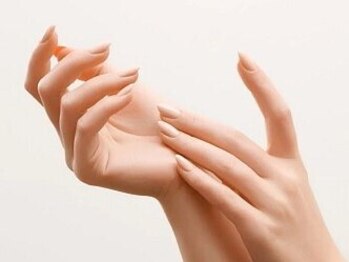 ジュエルサロン(JEWEL SALON)の写真/【ハンド/フットケア】ネイルはできないけど綺麗な指先になりたい方へ。自爪の美しさを最大限に引き出す―.