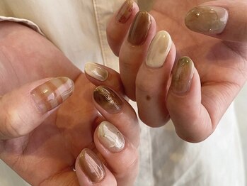 ネイル アトリエ フイユ イセサキ(Nail atelier Feuill isesaki)の写真/お洒落な絶妙ニュアンスネイルが人気◎センスの良いスタッフが貴女の理想の手元を実現！人気の本格サロン☆