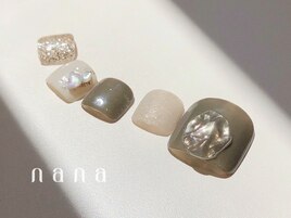 フット カーキ ビジューネイル