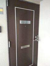 リフィット/入口看板
