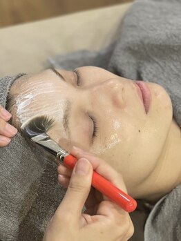 オフ脱毛アンド美肌(OFF 脱毛&美肌)の写真/韓国肌管理ララピール取扱◎低刺激で敏感肌の方にも！浸透型ピーリングでつるん水光肌&毛穴ケア・潤いUP ★