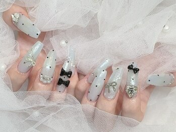 BLITZ by REVO 船橋 nail salonの写真/300種類以上のカラーから選べる!パーツの宝庫!最新クロムパーツから激レアな推し活パーツまで揃ってる♪