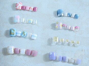 シェリーネイルサロン 姫路店(Cherie Nail salon)の写真/【ミラー固定デザイン¥7,000(オフ込)】季節に合わせた最旬デザイン多数◎足元から華やかに彩ります♪