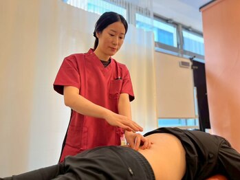 リフレ鍼灸整骨院の写真/鍼灸×モルフォセラピーで身体の歪みを整え、独自の骨格矯正モルフォセラピーで理想の状態へ◎