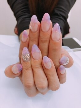 ネイルサロンアンドジュエリー アリュール(ALLURE)/キラキラ華やかフレンチネイル