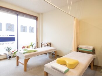 たか整骨院の写真/「デスクワークで首肩がこる」「最近からだが重い」そんな日々の蓄積した疲れに！施術後はからだが楽～に♪