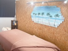 テイクオフ(Take off)の雰囲気（♪店内はハワイアンテイストになっており落ち着いた雰囲気♪）