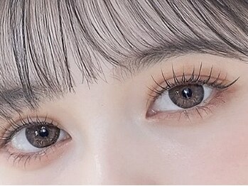 ジュジュル 五井店(jujur)の写真/【やりすぎ感のない上品なお目元に◎】定番のブラックから透け感のあるカラーエクステまで豊富に取り揃え☆