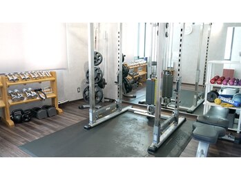 ストレッチアンドトレーニング トリム 那覇(Trim)/個室のトレーニングルーム