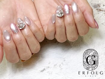 エアフォルク 銀座(ERFOLG)/ピンクの華やかネイル！