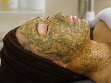 ユカリス(Yu.charis)/REVIハーブピーリング施術工程♪