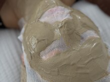 オーサムクレイ(Awesome Clay)の雰囲気（クレイでひたひたに包み込みます。じっくり丁寧にクレイパック）