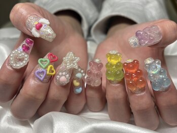 プライム(PRIME)の写真/《スカルプ付け放題コース¥15900》パーツ沢山キラキラネイルが得意♪アクセサリーのような輝きに＊