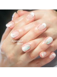 爽やかホワイトフレンチネイル