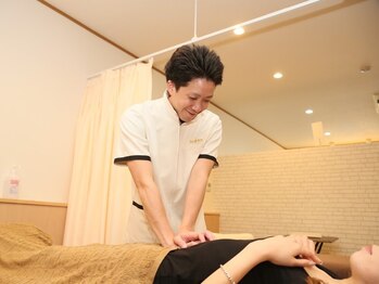 絆鍼灸整骨院の写真/【男性歓迎♪】外回りやデスクワークで蓄積された体の疲れやストレスに◎駅近で仕事帰りも気軽に通えます♪