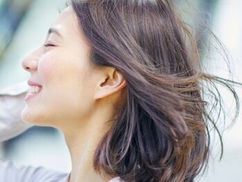 イーズサロン 松井山手店の写真/【頭皮環境を健やかに◎】プロフェッショナルによる頭皮ケアで育毛促進♪大人の美髪をつくる毛密エステ♪
