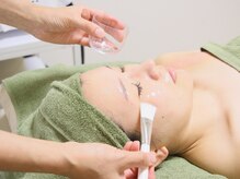 ル クラージュ(Le courage)/2.肌育菌配合のピール剤塗布