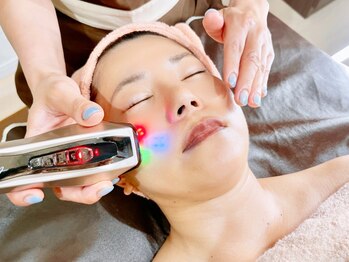 エスポリー(ESPORY)の写真/大人女性の肌悩み改善！【ほうれい線・たるみ・しわ】に徹底アプローチ◎肌のハリ艶UPと小顔が同時に叶う♪