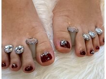 グレイヘアービューティー(gray hair beauty)/キラキラパーツ華やかネイル