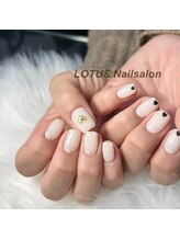 ロータス(LOTUS)/ハートスタッズネイル¥7500