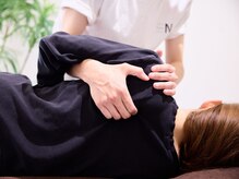 クイック美容整体 サロンエヌ(Quick 美容整体 salon N)の雰囲気（肩甲骨剥がしで首肩を慢性的な疲れを解消します♪梅田/肩こり）