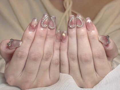 Mio nail なんば【長さだし/持ち込み/つけ放題/フィルイン/マグネットネイル】の写真