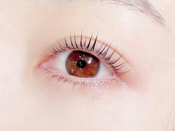 ベルノ(BELLEno)の写真/【フラットラッシュ/ラッシュリフト】ナチュラルだけどしっかり盛れる目元に♪まつげサロンデビューにも◎