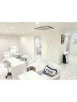 ネイル・アイメニューの同時施術が可能