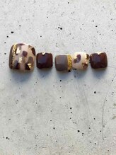 サロンストロベリームーン(Salon Strawberry Moon)/アニマル柄ネイル