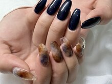 ネイル スパ ココプラス(Nail spa Cocoplus)/ネイビー×べっ甲ネイル