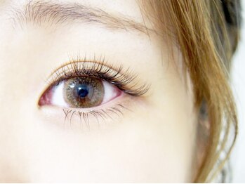 アイネイル(eyenail)/ブラウンのボリュームラッシュ♪