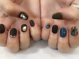 左右ちぐはぐネイル