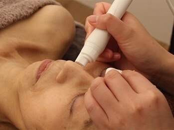 ココモンド(COCOMONDO)の写真/効果を実感◆お肌の奥の奥まで汚れをごっそり洗浄！細胞活性化でお肌のハリ、ツヤもUP！エイジングケアも◎